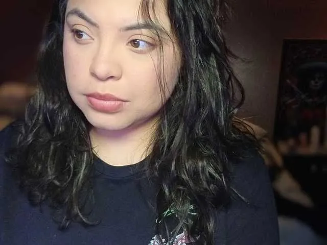 saraloverays – webcam model profile photo Image 19