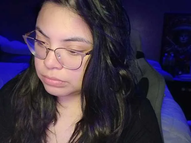 saraloverays – webcam model profile photo Image 9