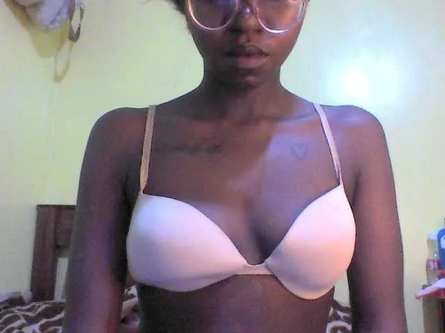 bigclit_luisa – webcam model profile photo Image 5