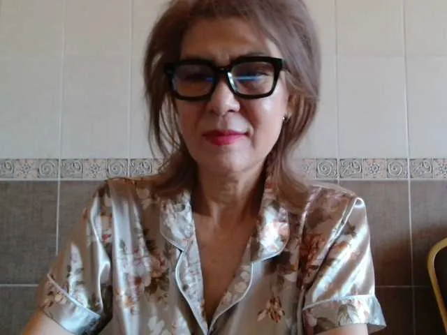 blondefoxsilverfox – webcam model profile photo Image 11