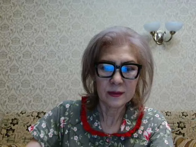 blondefoxsilverfox – webcam model profile photo Image 16