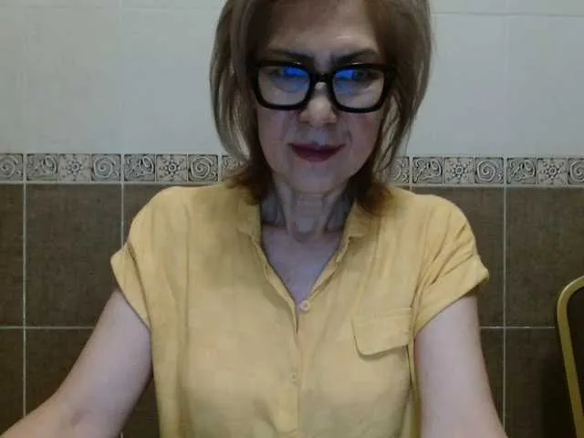 blondefoxsilverfox – webcam model profile photo Image 17