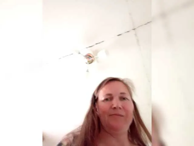 HannahIsabelle – webcam model profile photo Image 7