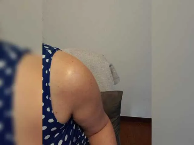 WhoreRobot – webcam model profile photo Image 11