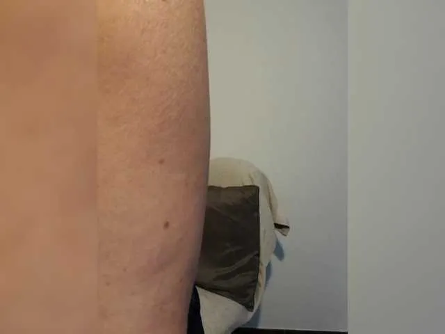 WhoreRobot – webcam model profile photo Image 7