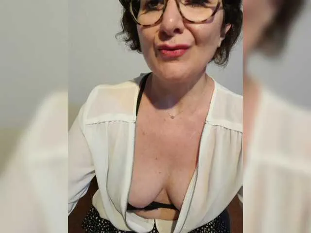 WhoreRobot – webcam model profile photo Image 8