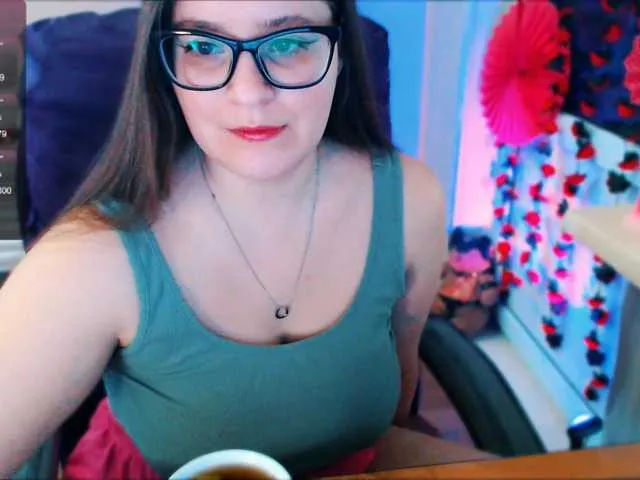 Elizabeth-3 – webcam model profile photo