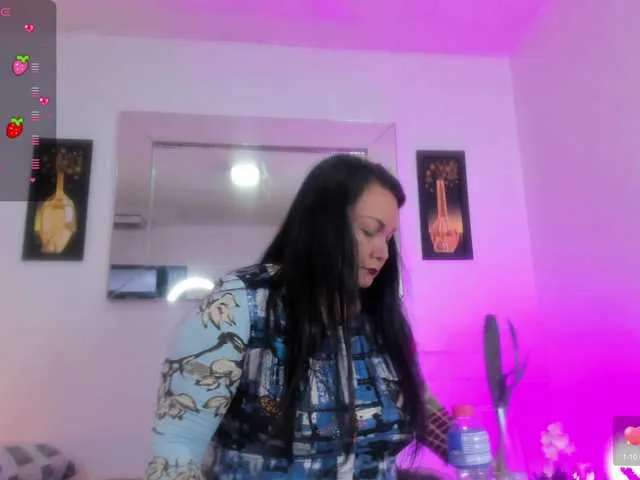 Laranya – webcam model profile photo Image 4