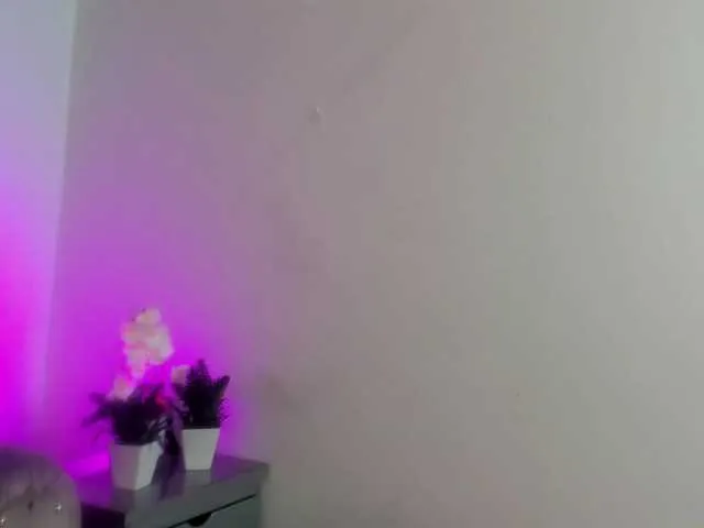 Laranya – webcam model profile photo Image 6