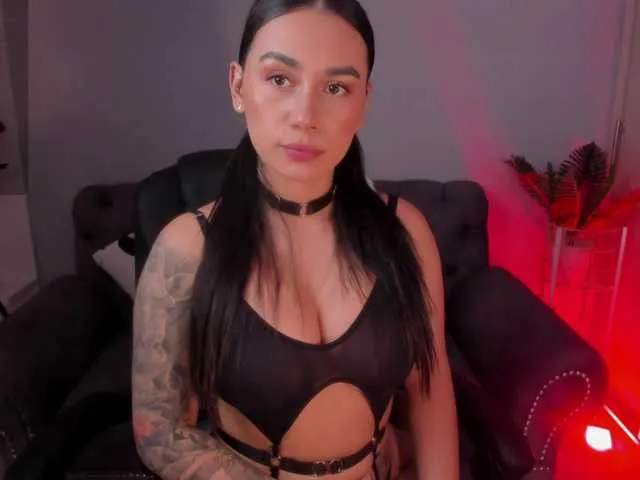 Kristallik-1 – webcam model profile photo Image 8