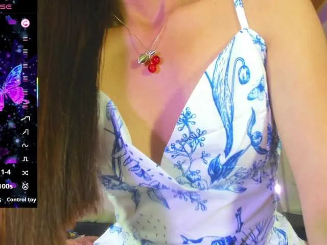 emiliclark – webcam model profile photo