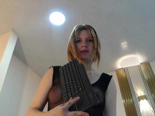 Emma-Blonde Image 7