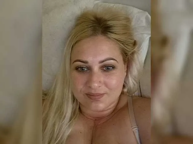prettiestprincess – webcam model profile photo Image 3