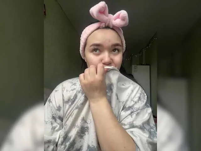 Alinagilberd03 – webcam model profile photo Image 4