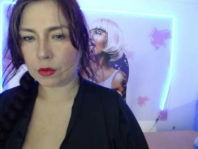 Evelyn-mature19 Image 15