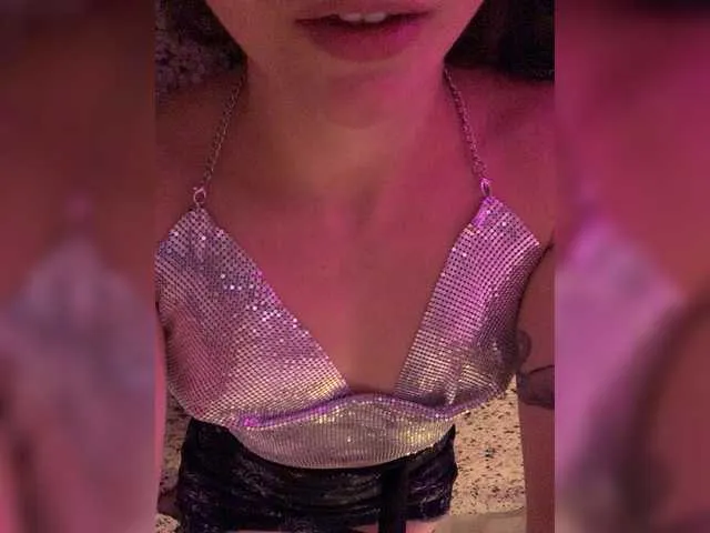 onlygia – webcam model profile photo Image 9