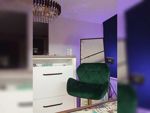 millemimi – webcam model profile photo Image 12