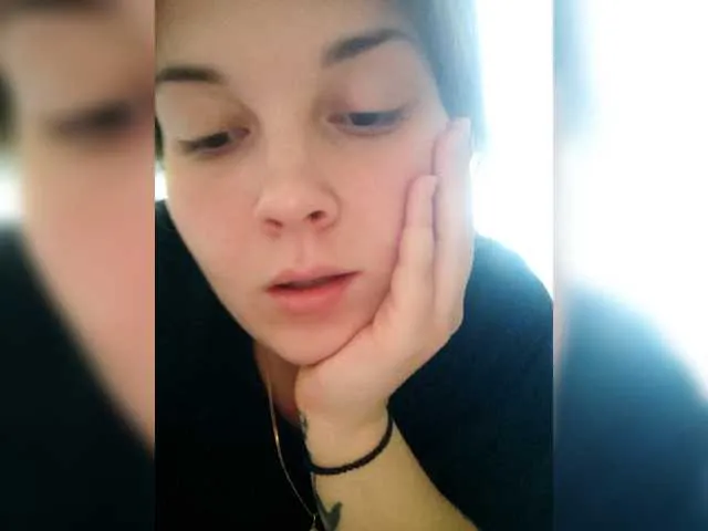 MiaTonyy – webcam model profile photo Image 8