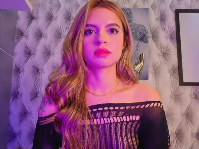 krissone – webcam model profile photo Image 19