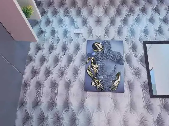 krissone – webcam model profile photo Image 5