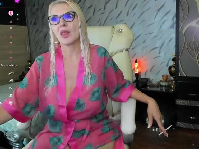 Irmasecrett1 – webcam model profile photo Image 6