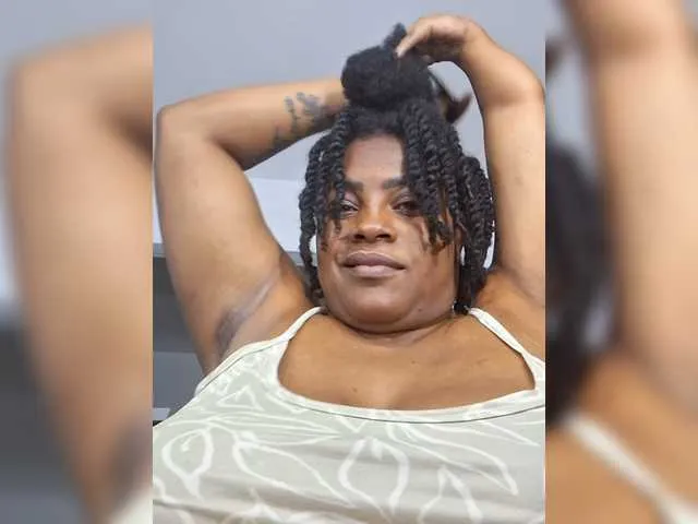 glossybabe_ – webcam model profile photo Image 10