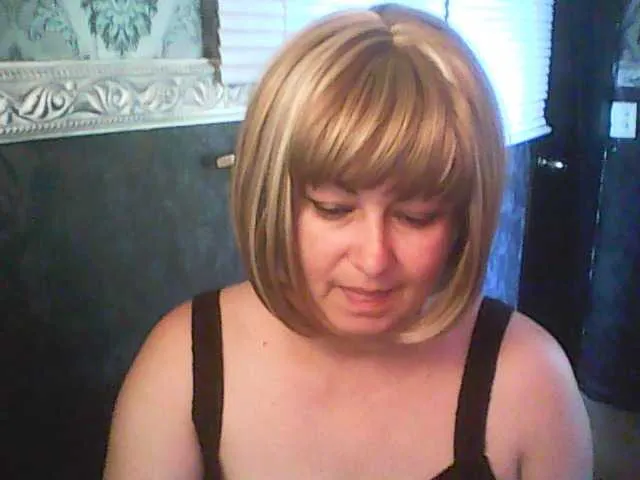 EditaMilf – webcam model profile photo Image 11