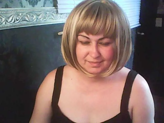 EditaMilf – webcam model profile photo Image 2