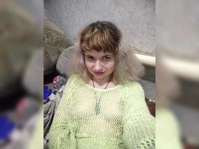 molochnaya000 – webcam model profile photo Image 17