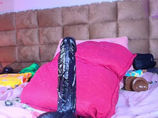 tinnymonroe – webcam model profile photo Image 4
