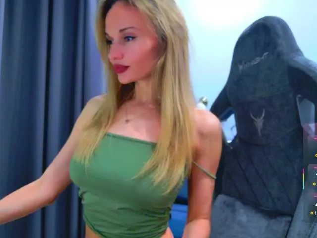 HollyQueen Image 17