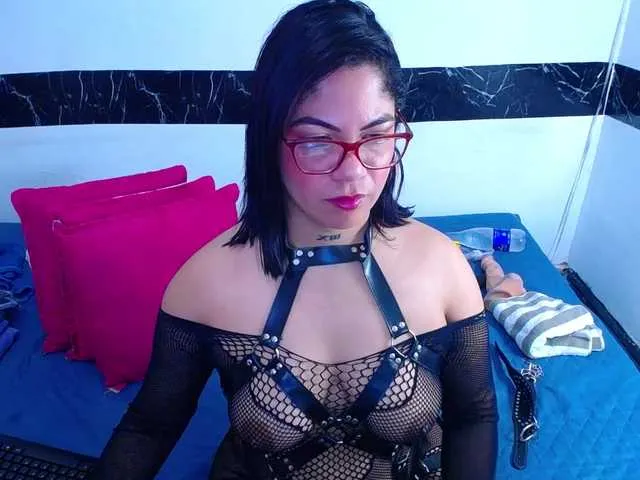 horny-cougar Image 6