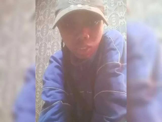 MinniMia – webcam model profile photo Image 12