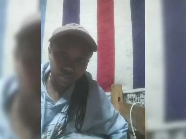 MinniMia – webcam model profile photo Image 14