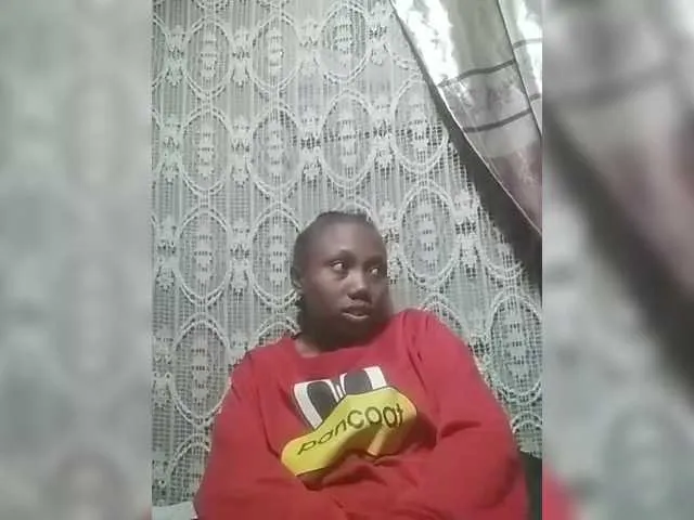 MinniMia – webcam model profile photo Image 8