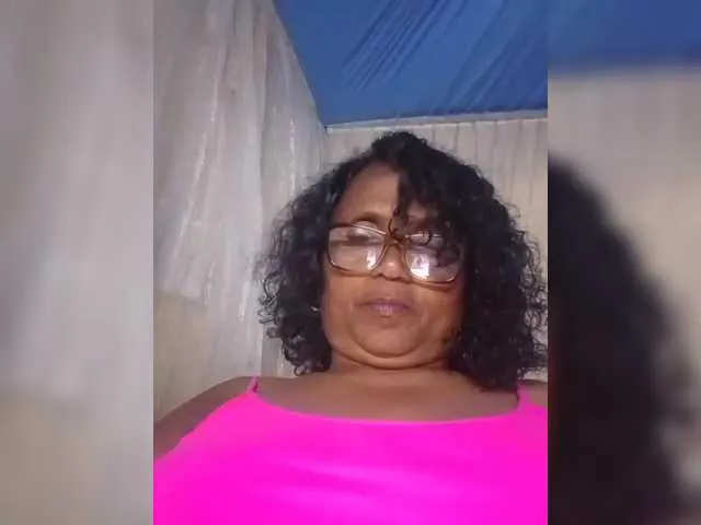 vixenvictoriaa – webcam model profile photo Image 12