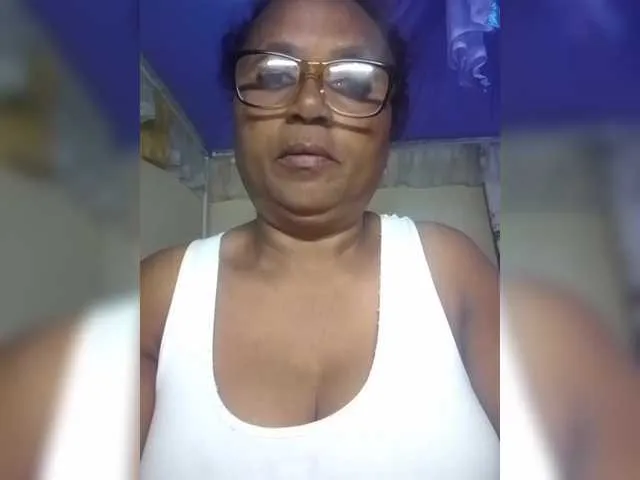 vixenvictoriaa – webcam model profile photo Image 14