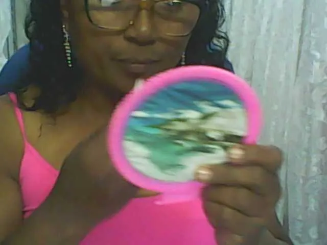 vixenvictoriaa – webcam model profile photo Image 6