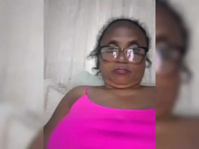 vixenvictoriaa – webcam model profile photo Image 7