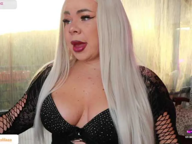 flirtysecretary123 – webcam model profile photo Image 19