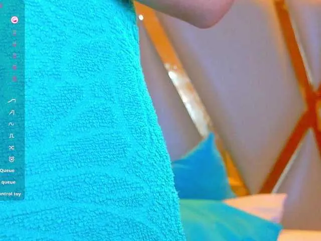 millemimi – webcam model profile photo Image 12