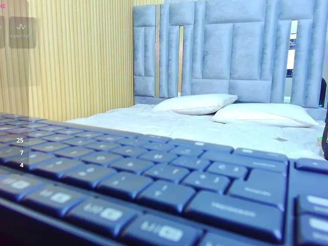 millemimi – webcam model profile photo Image 8