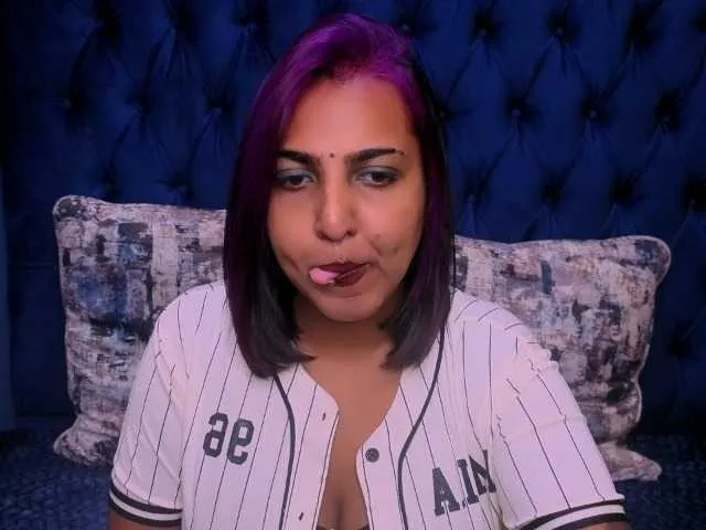 millemimi – webcam model profile photo Image 7