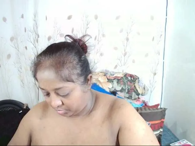AlexisGrays – webcam model profile photo Image 12