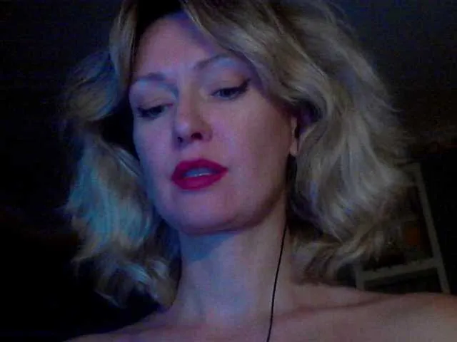 ELENA-XXX – webcam model profile photo Image 10