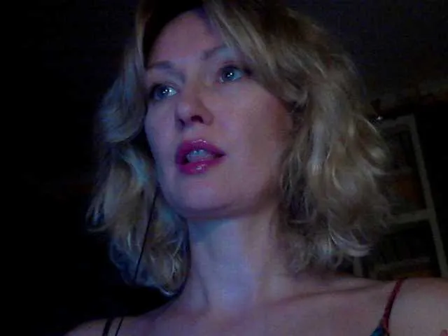 ELENA-XXX – webcam model profile photo Image 11