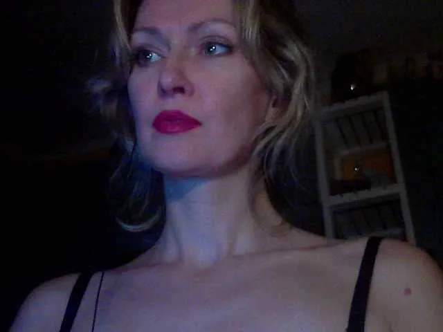 ELENA-XXX – webcam model profile photo Image 15