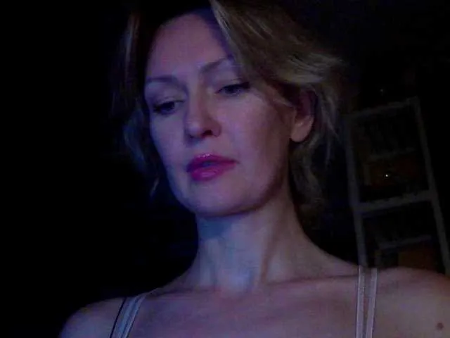 ELENA-XXX – webcam model profile photo Image 17