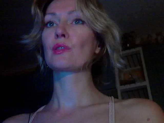 ELENA-XXX – webcam model profile photo Image 18