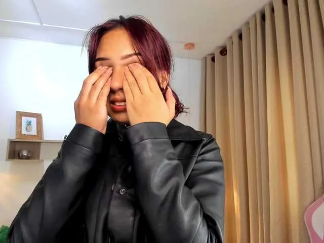 Oyster-lemon – webcam model profile photo Image 7